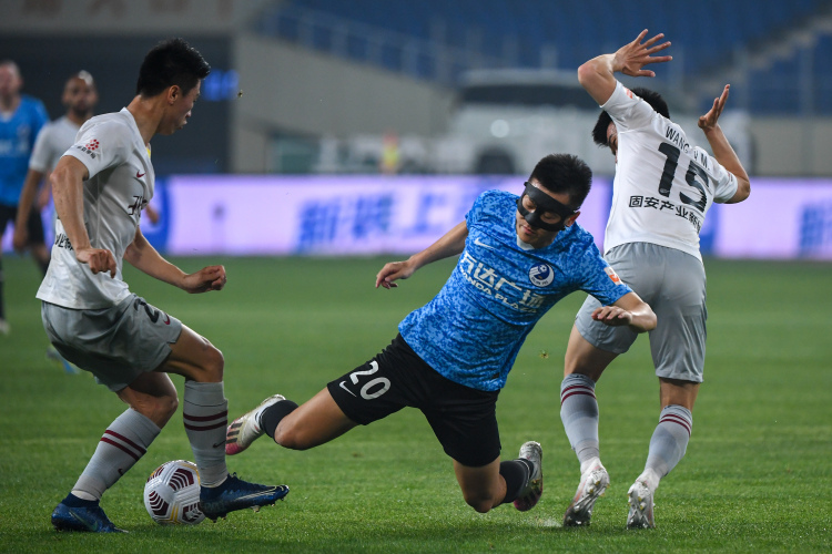 中超第二轮河北队10击败大连人获得赛季首胜