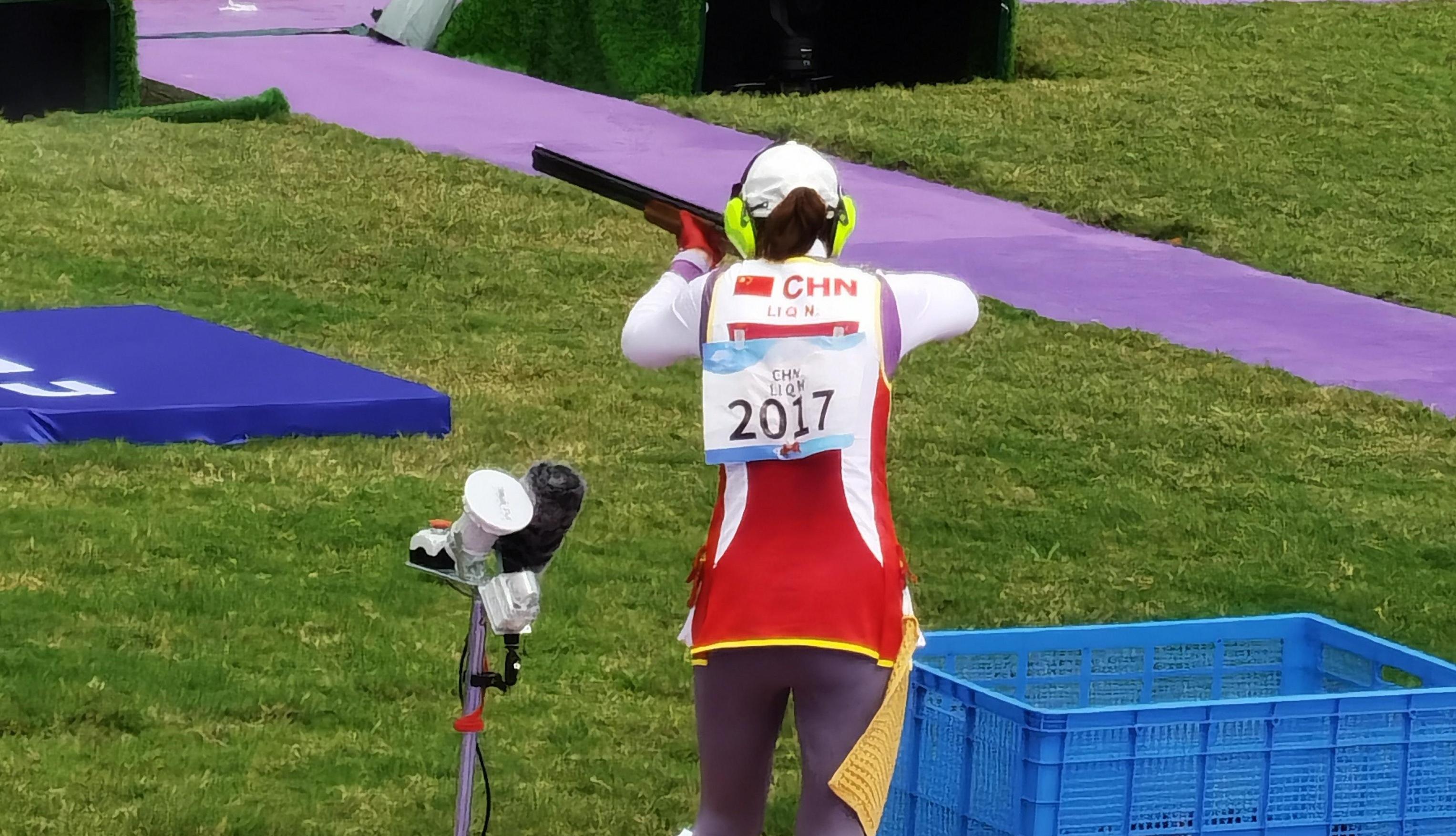 破世界纪录！中国队夺得射击女子多向飞碟团体金牌
