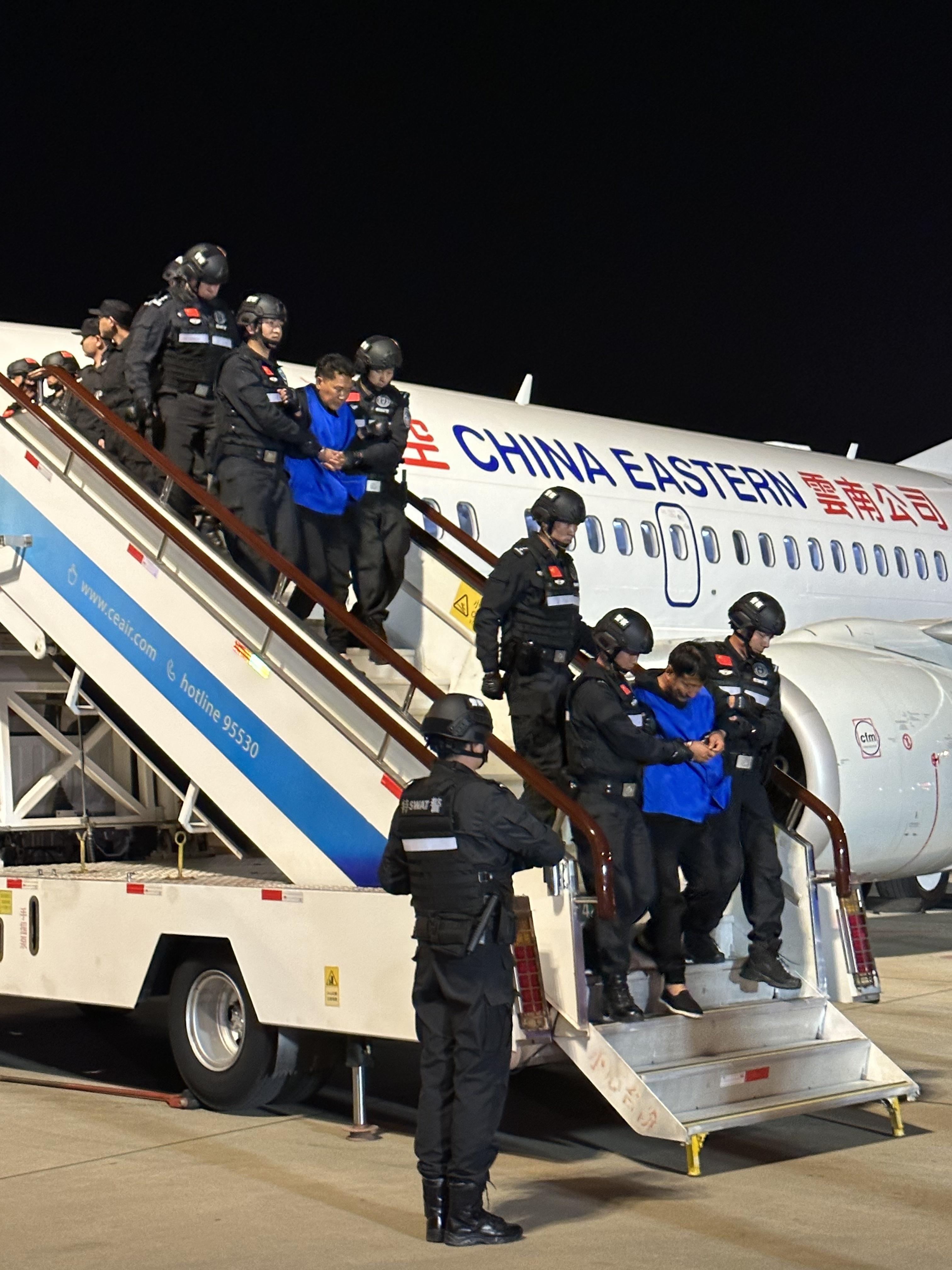 白所成等10名缅北重大犯罪嫌疑人被成功押解回国