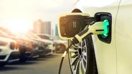 新能源乘用车渗透率首破50% 首次超过传统燃油乘用车