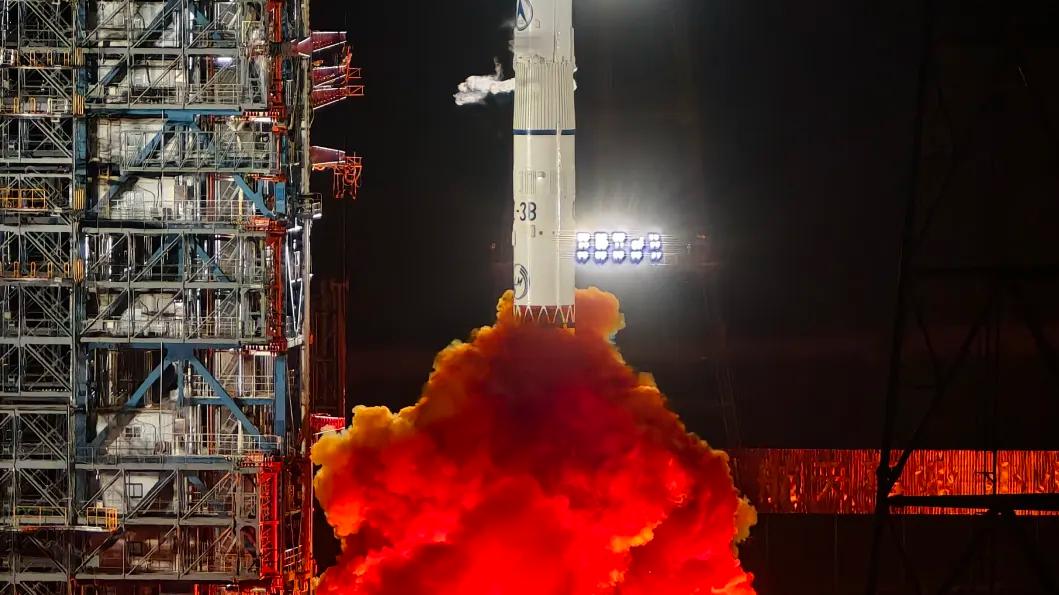 天问二号任务发射圆满成功 我国开启小行星探测与采样返回之旅