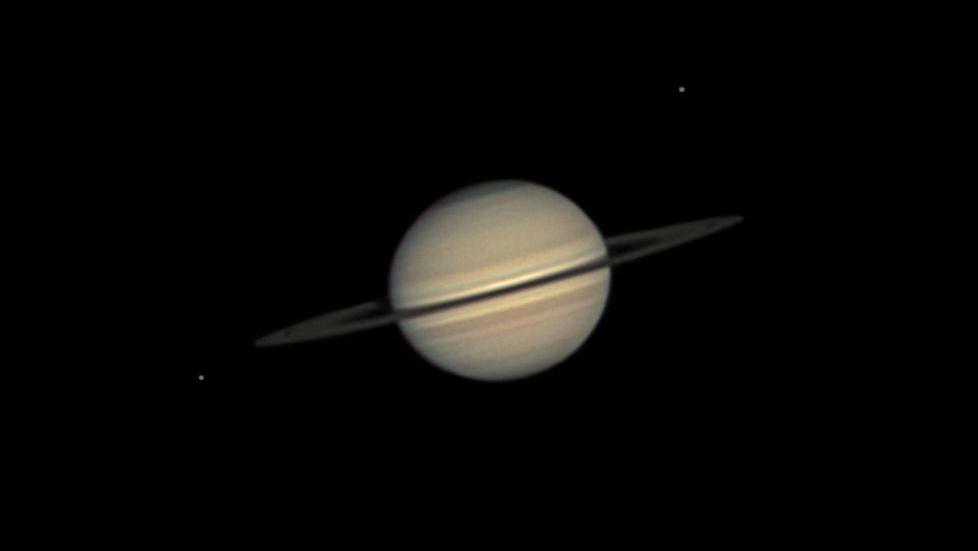 时隔36年 海王星与土星再次近距离“相聚”夜空