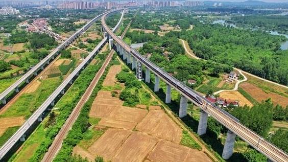 全国铁路暑运7月1日启动，预计发送旅客9.53亿人次