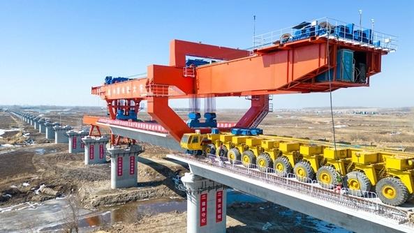 上半年全国铁路建设高效推进 完成固定资产投资3559亿元