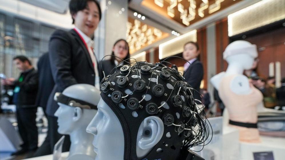 妙想照进现实！中国提出到2027年脑机接口关键技术取得突破