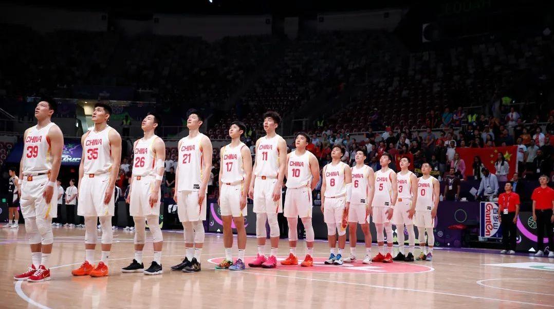 中国男篮战胜韩国队，时隔10年再进亚洲杯四强