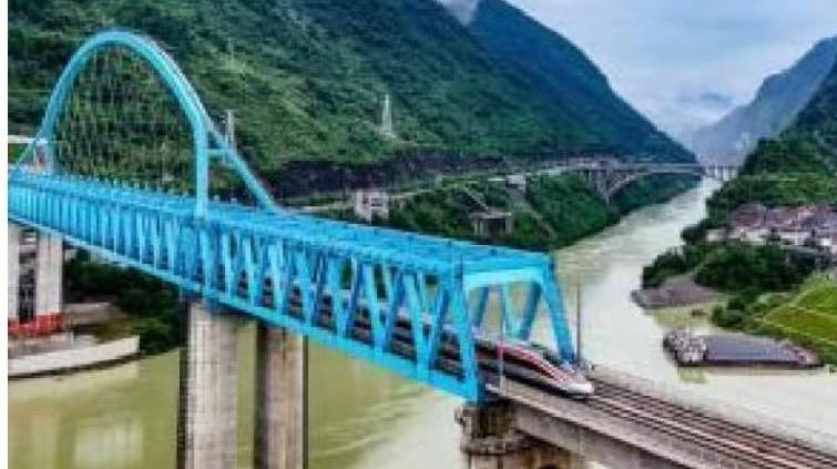 全国铁路建设再推进 前7月完成固定资产投资4330亿元