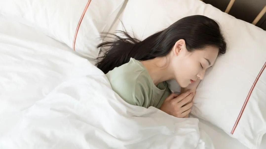 睡觉时突然抖一下，可能是身体在报警！千万别忽视