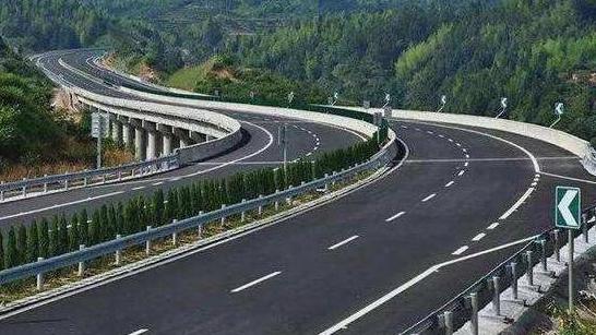 国庆中秋假期小客车免费通行全国收费公路