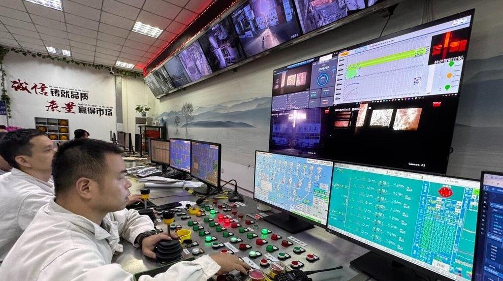 新闻纵深·解码钢铁大模型丨打造智能高效的超级炼钢工