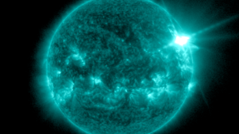 中国气象局:太阳活动区14274爆发X4.0级耀斑