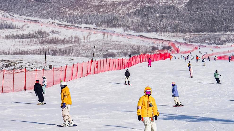 让冰雪赛事激发“热动能”,河北今冬将举办160项各具特色的冰雪赛事