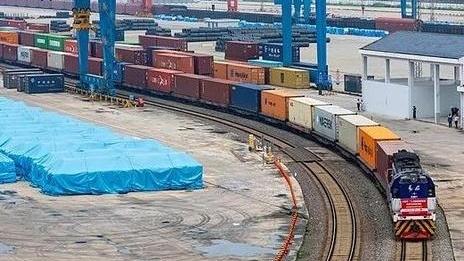1至5月份国家铁路发送货物16.7亿吨