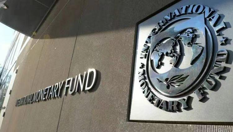 IMF下调世界经济增长预期 上调中国增长预期