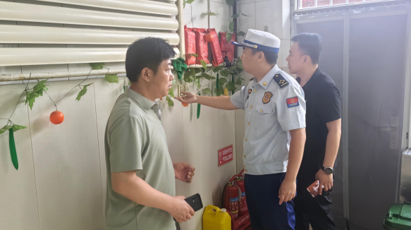滦南消防联合民政局开展养老院消防安全检查