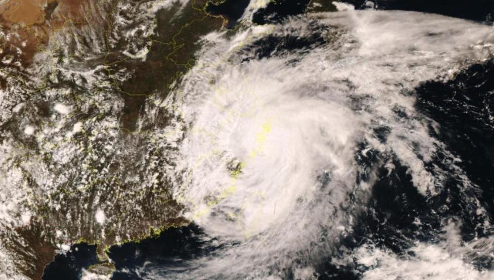 “白海豚”登陆 警惕“风雨潮三碰头”叠加风险