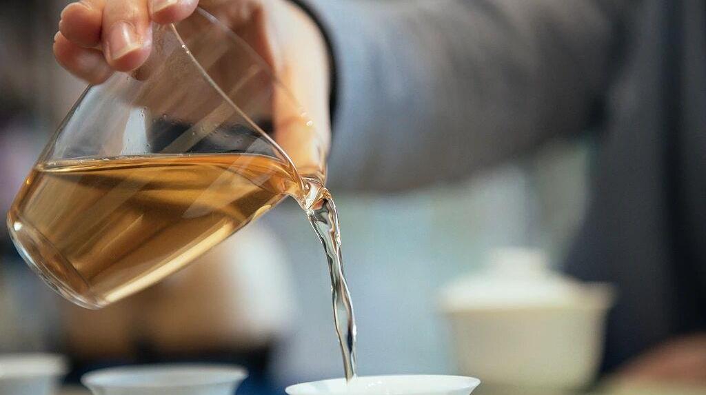 国家卫健委喊话“多喝白开水、淡茶水” 喝水这件小事里藏着哪些健康大事?