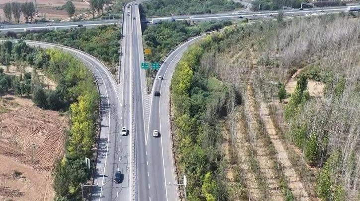 河北:国庆假期首日跨区域人员流动量达2648.8万人次